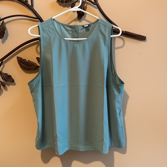 LIKE NEW J Crew Factory Button Back Sleevelss Shell, Sz XXL, Soft Green,Worn 1X - Picture 3 of 5